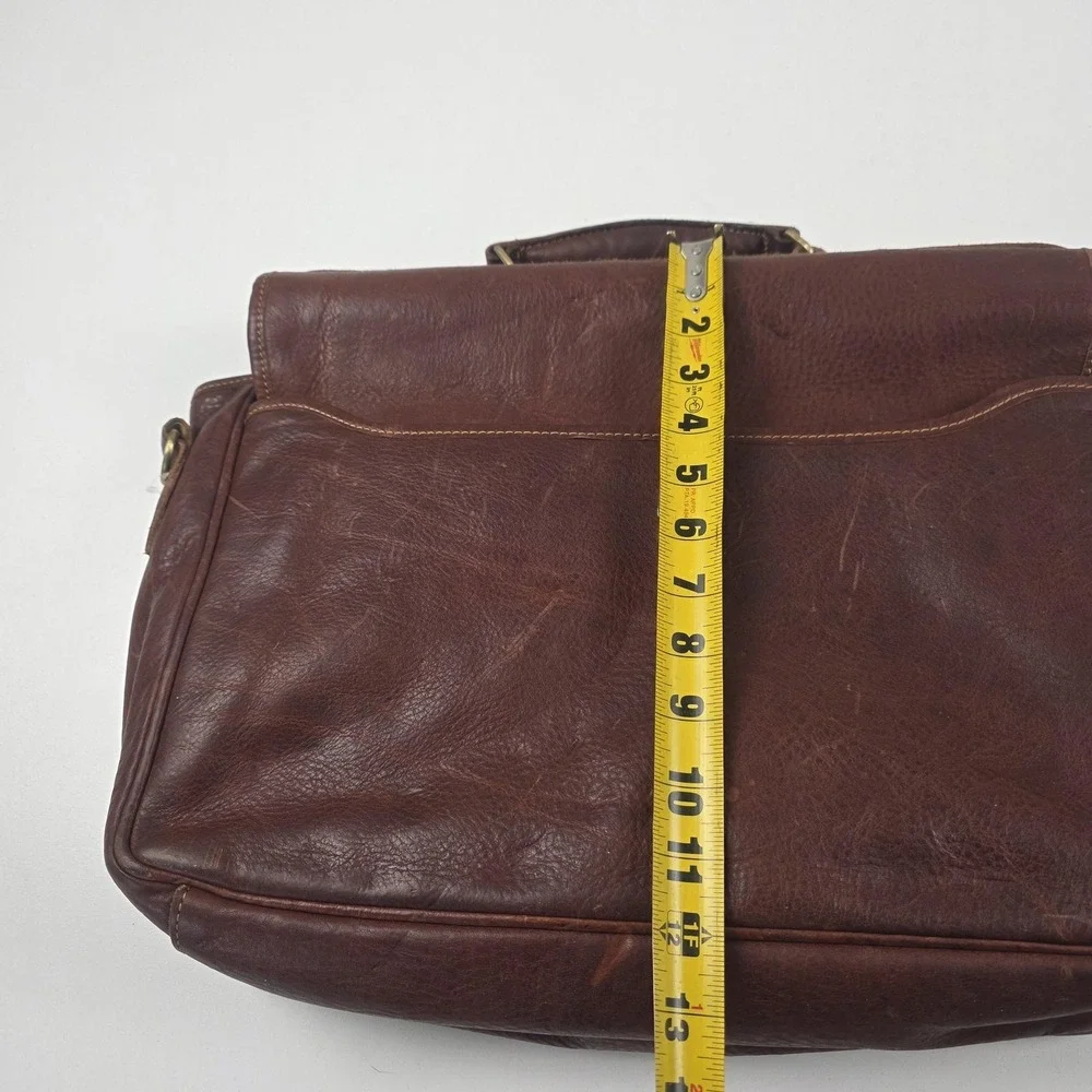 Duluth Trading Co Company Brown Leather Messenger Bag Briefcase Shoulder